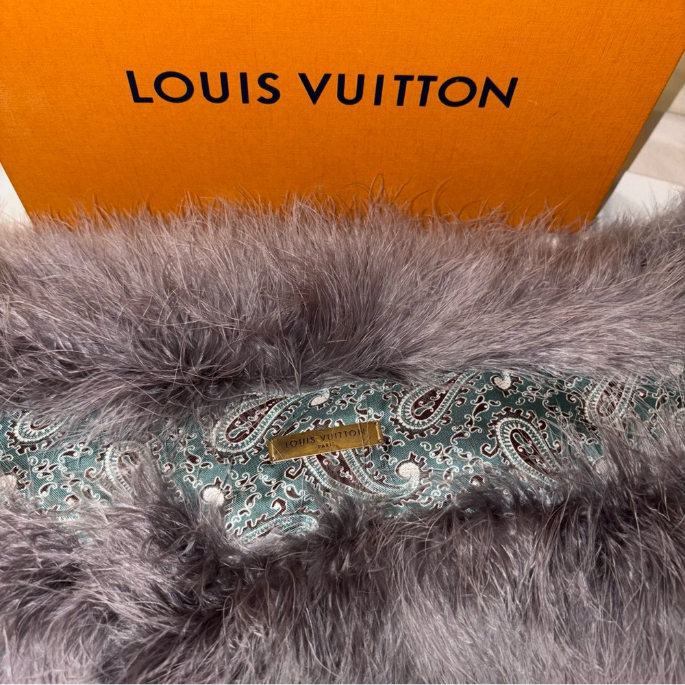 LV Silk and “Fur” Feather Stole / Collar MUST SEE - Picture 13 of 15